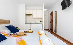 302 Modern, Light, Comfortable Studio With Swimming Pool